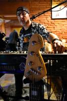 20250425 FOTO male LIVEband Retro Rock Pub MARTIN 13.JPG